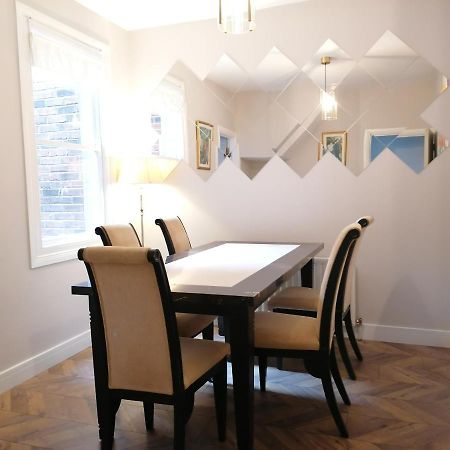 Stunning 3 Bedroom Townhouse In The Heart Of City Belfast Bagian luar foto