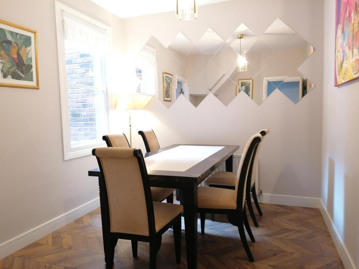 Stunning 3 Bedroom Townhouse In The Heart Of City Belfast Bagian luar foto