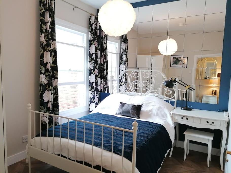 Stunning 3 Bedroom Townhouse In The Heart Of City Belfast Bagian luar foto