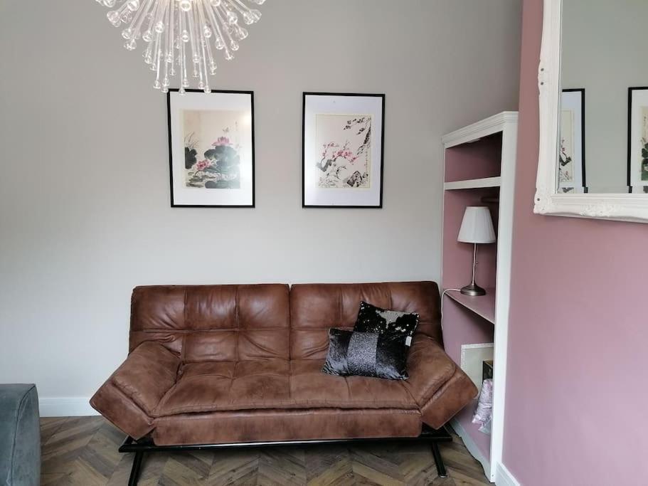 Stunning 3 Bedroom Townhouse In The Heart Of City Belfast Bagian luar foto