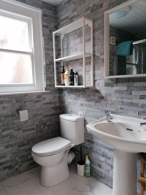 Stunning 3 Bedroom Townhouse In The Heart Of City Belfast Bagian luar foto